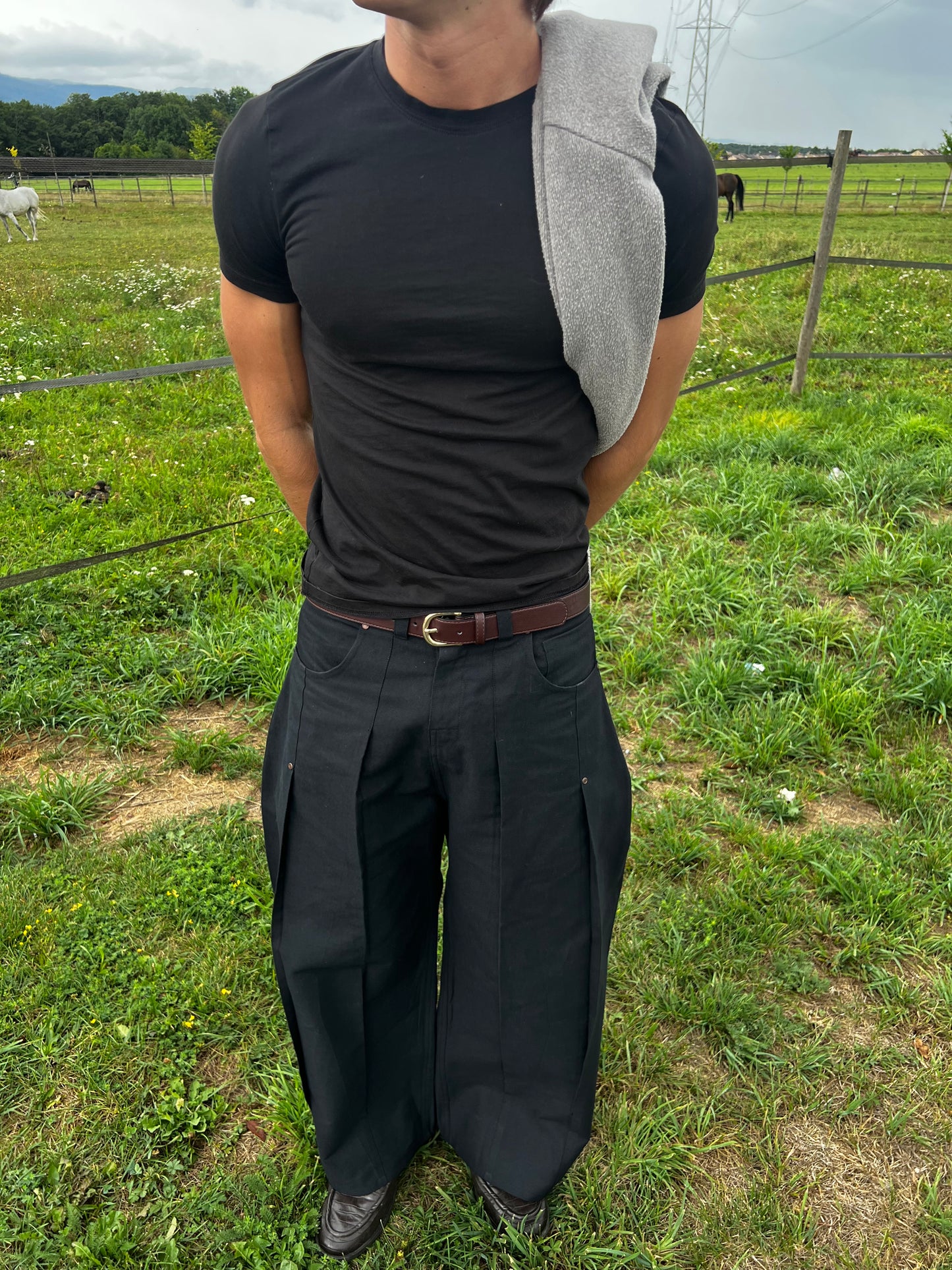 4L pleated pants