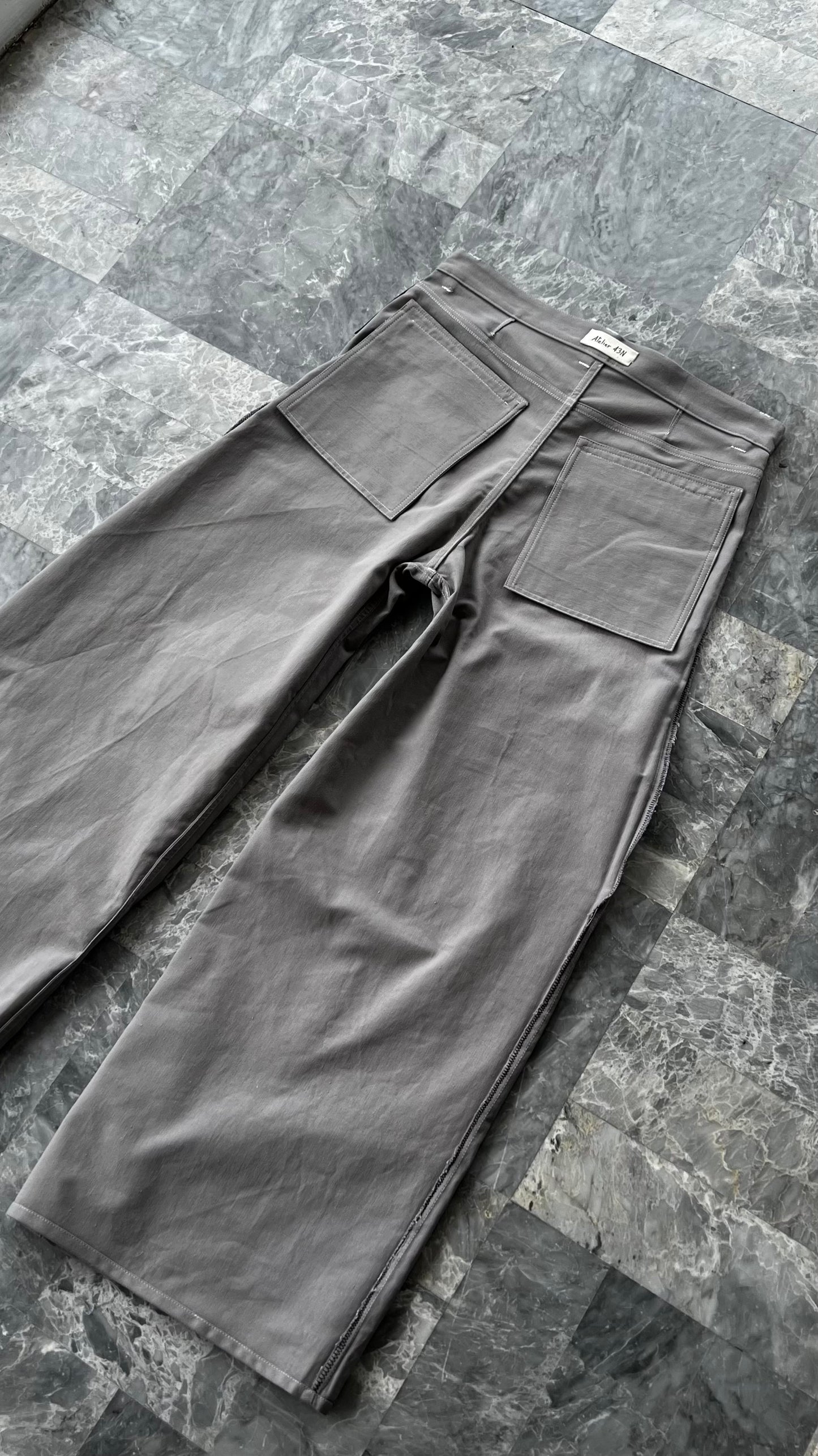 No.4 grey