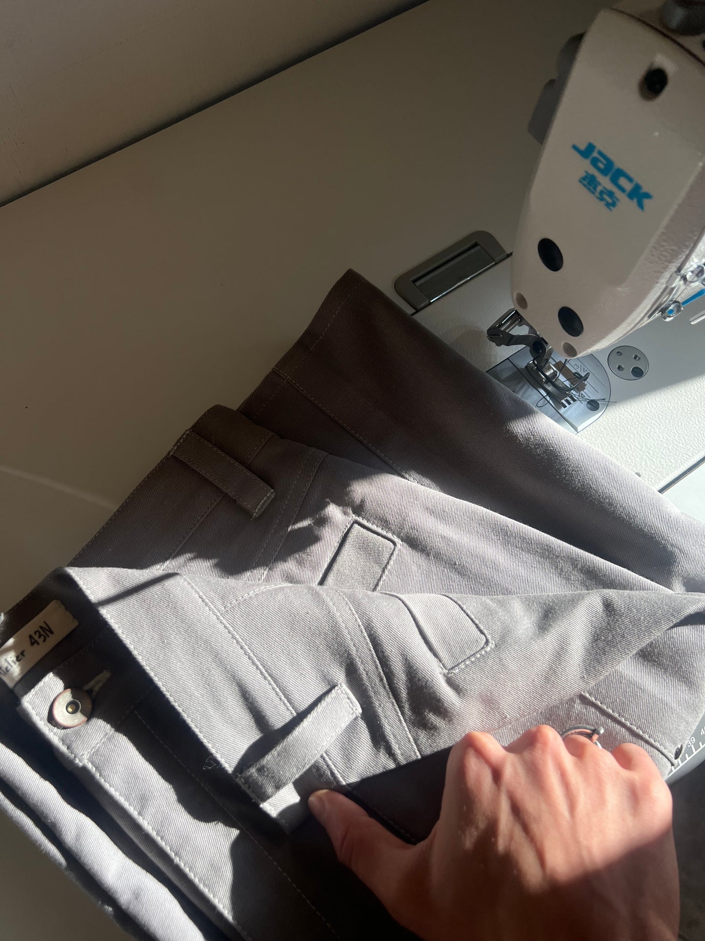 No.4 grey