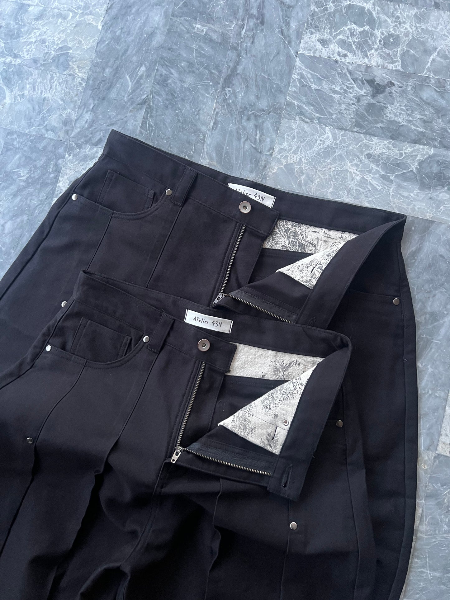 No.4 black