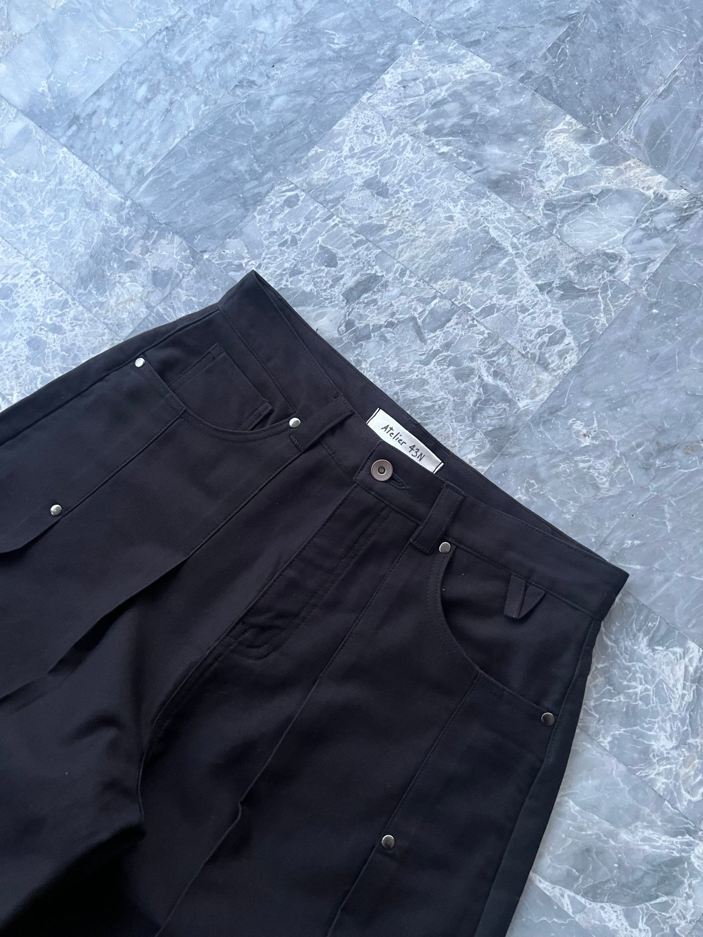 No.4 black
